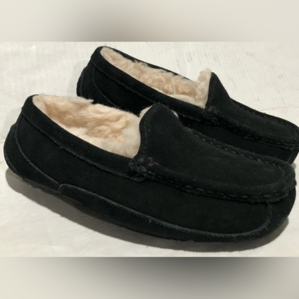 Ugg Ascot Black Slippers
